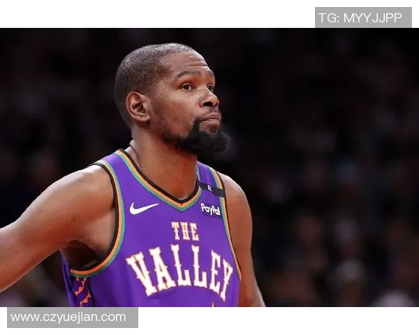 足球巨星们如何看待杜兰特在篮球场上的表现与影响力